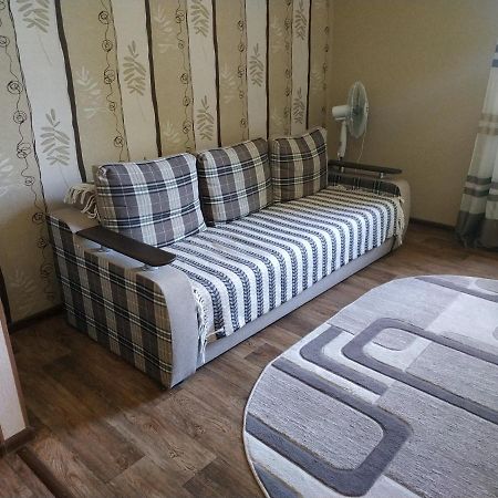 Apartment In The Center Of Old Town Kamianets Podilskyi Bagian luar foto