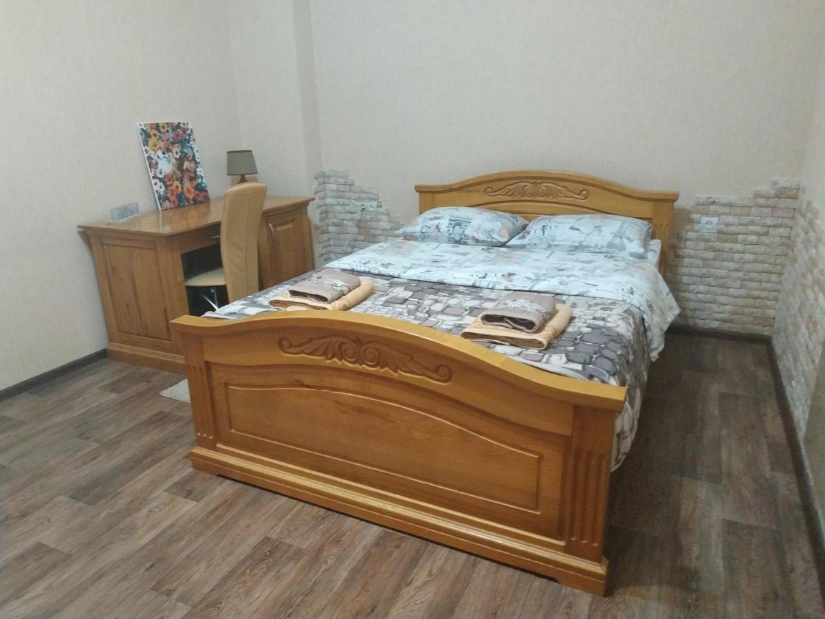Apartment In The Center Of Old Town Kamianets Podilskyi Bagian luar foto